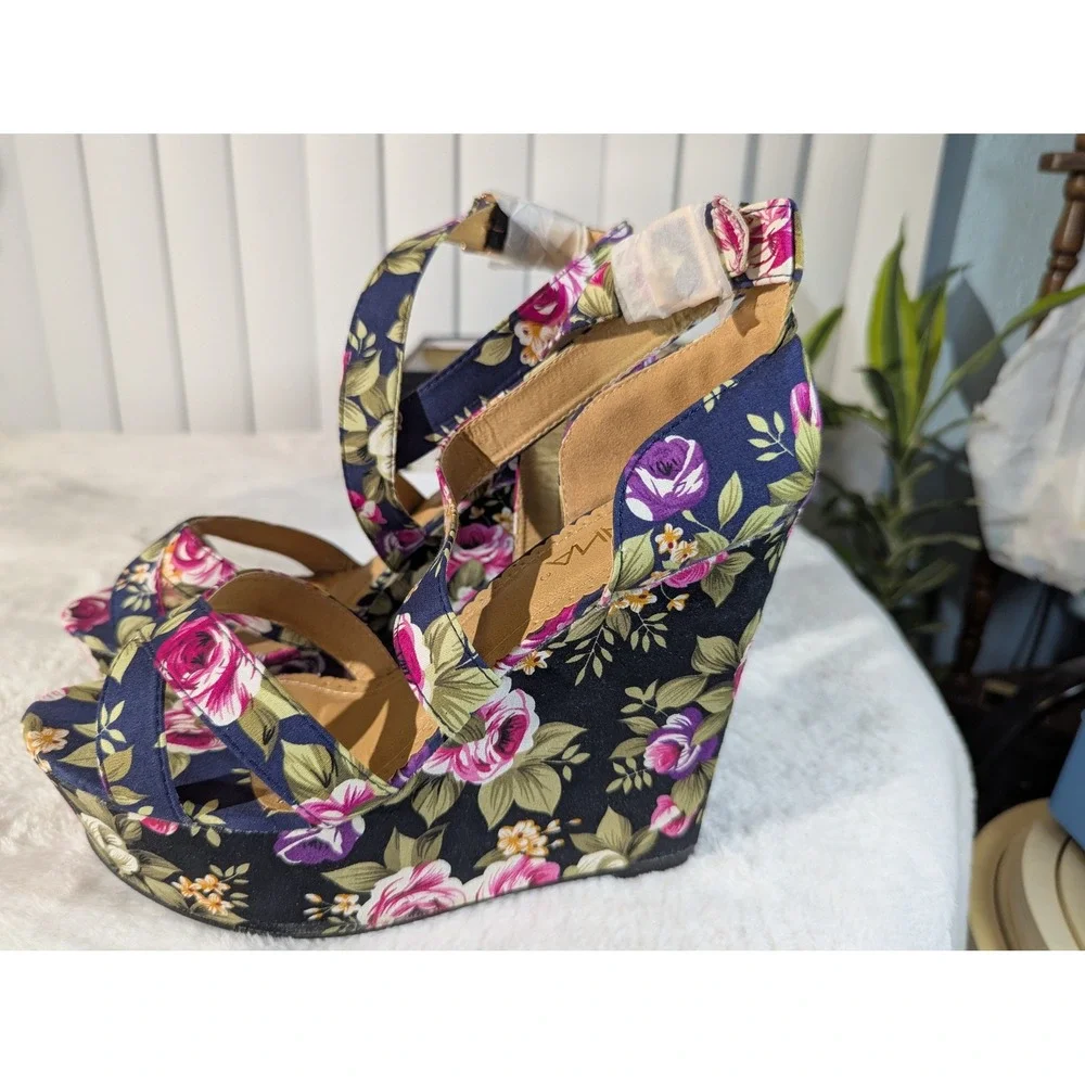 Anna Wedge Sandals Womens 9 Black Floral New MIA-9 Platform Strappy Shoes